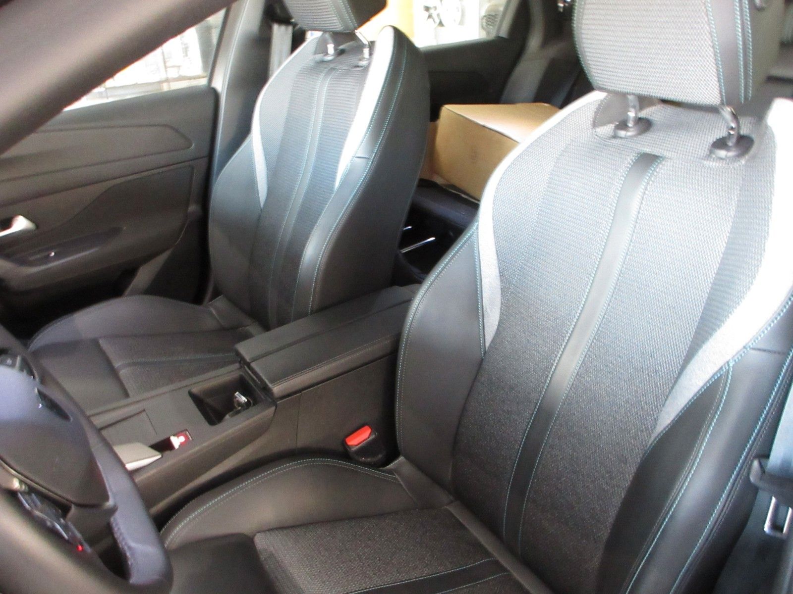 Fahrzeugabbildung Peugeot 308 SW Active Pack LED/NAVI/SHZ/PDC/AHK/ALU
