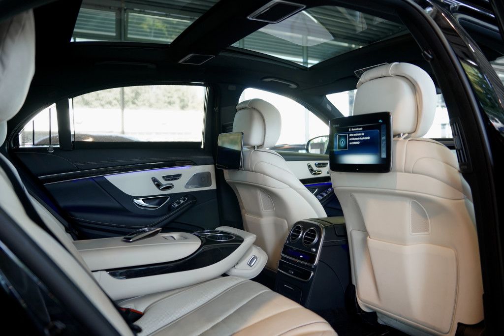 Mercedes Benz S 560