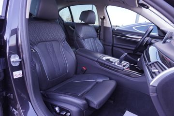 BMW 750 - 10