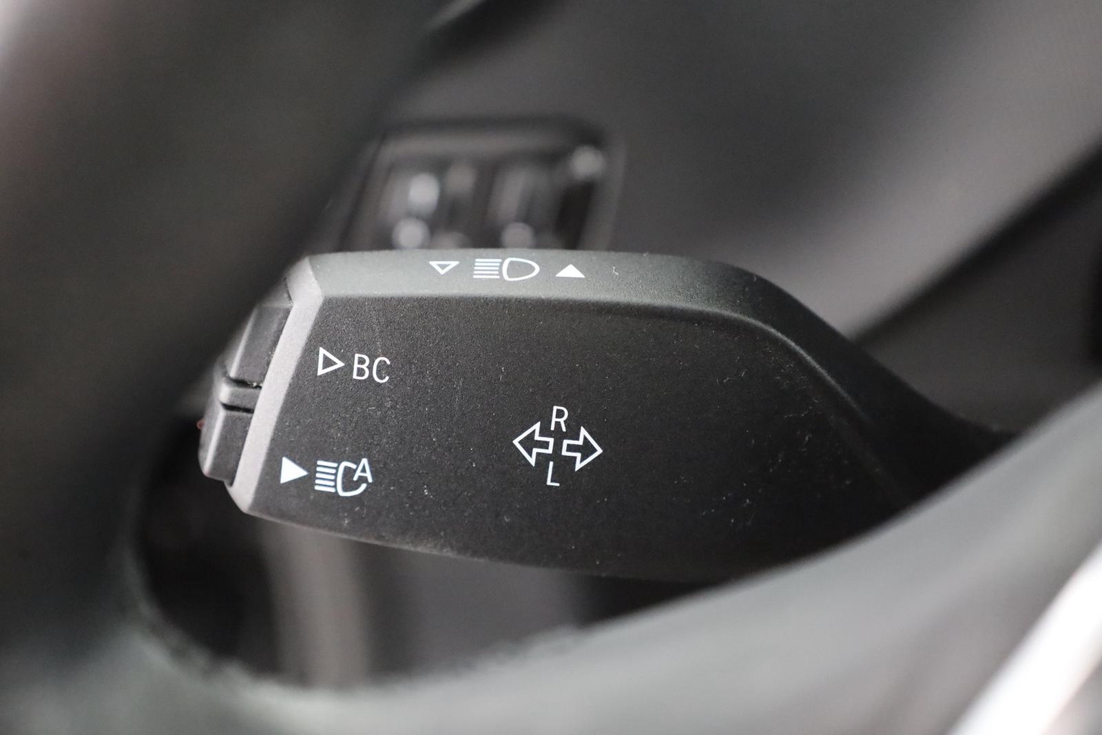 BMW 1 Series i Sportline LED Navi Teilleder AHK DAB PDC, миниатюра 19