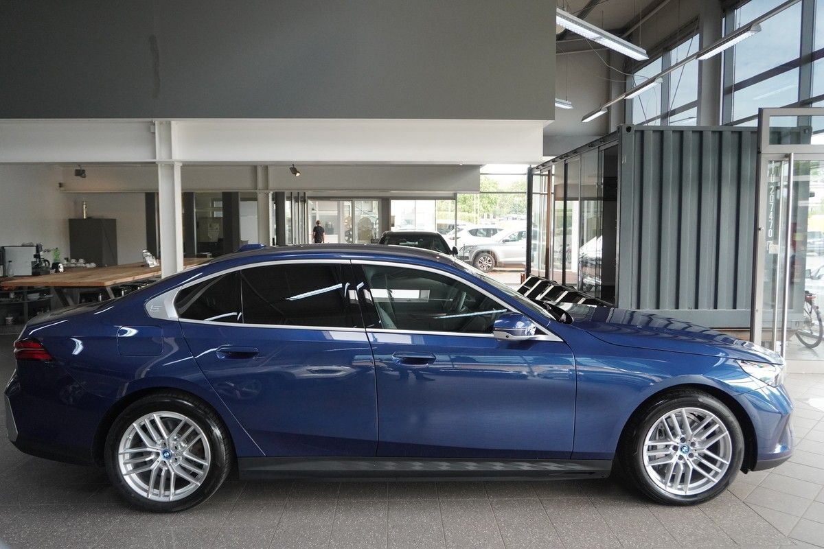 BMW i5 eDrive40 Lim. HUD Driving-Assistant Prof. 360 foto 5