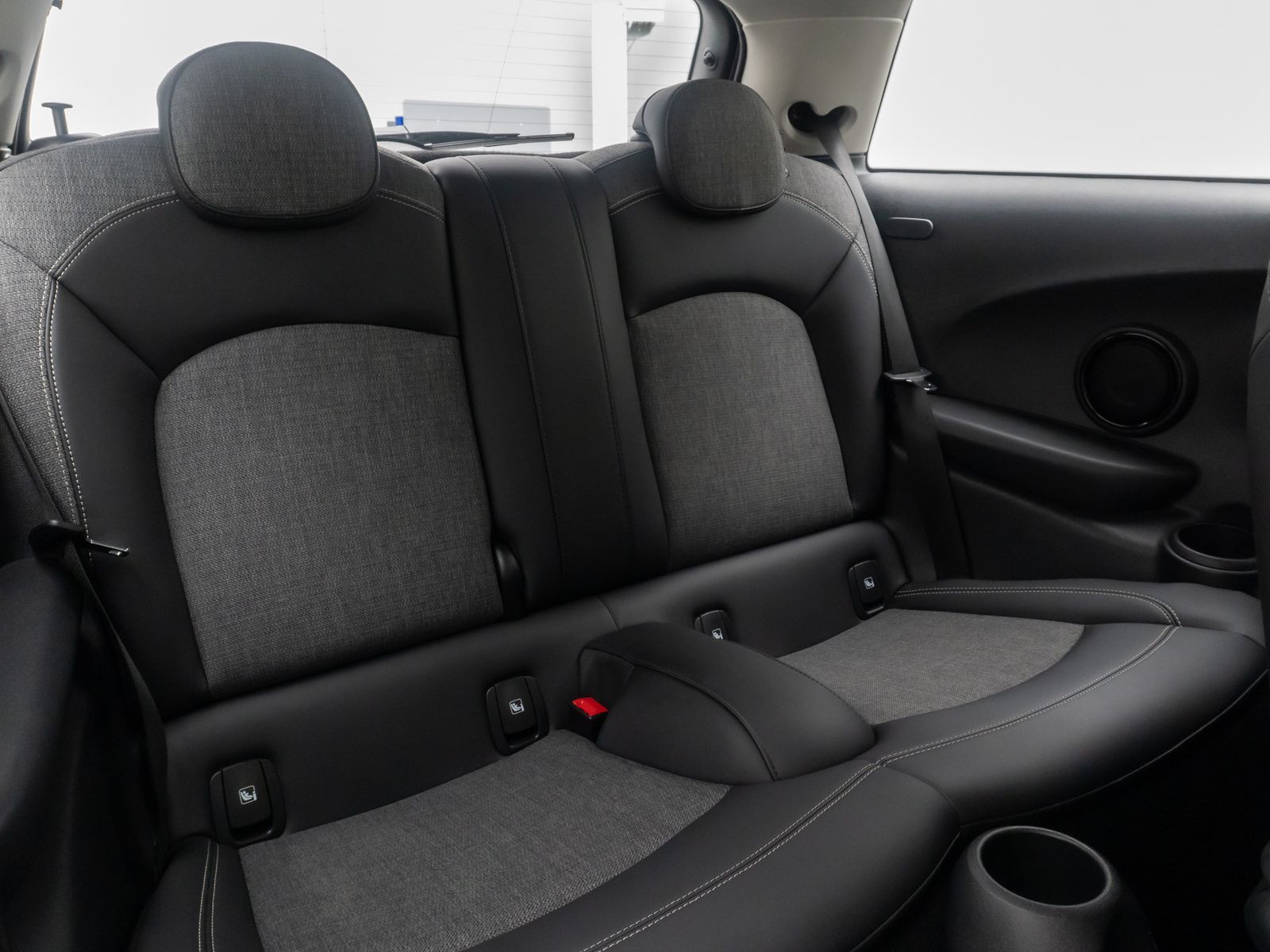 Fahrzeugabbildung MINI COOPER Trim GeschwindigReg DAB Sportsitze Leder