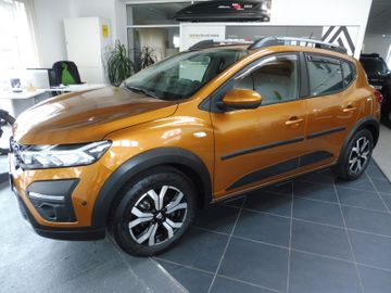 Dacia Sandero III Stepway Comfort LPG, 8-fach bereift