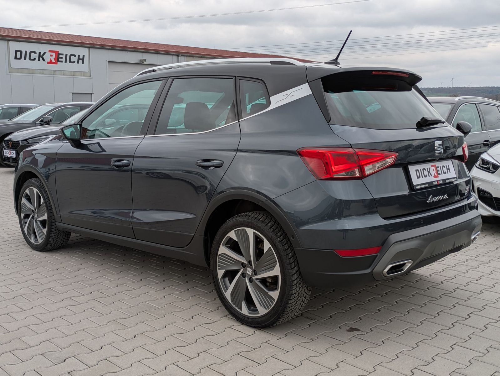 Fahrzeugabbildung SEAT Arona 1.5 TSI FR DSG AHK*ACC*LED*APP*DAB*KAMERA