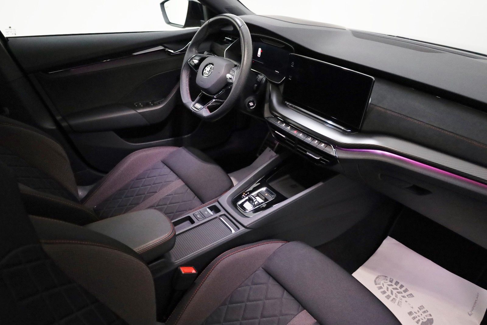 Fahrzeugabbildung SKODA Octavia Combi RS Navi,LED,HUD,ACC,Apple CarPlay