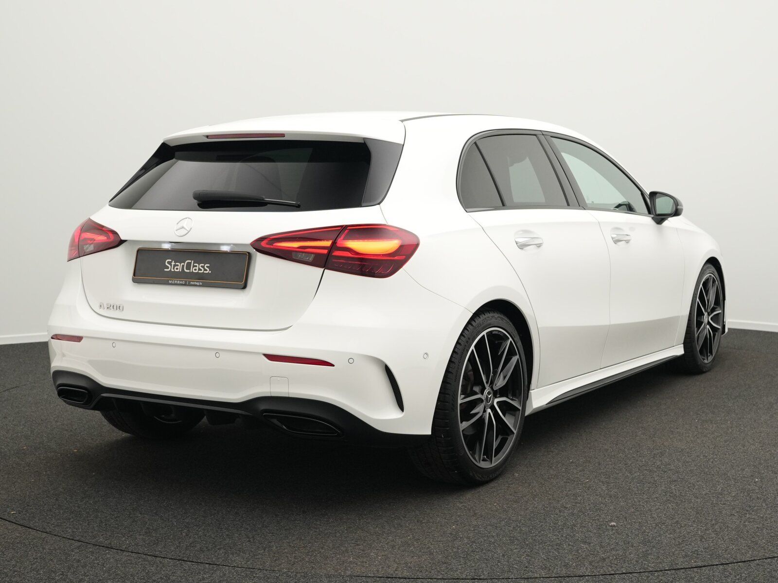 Mercedes-Benz A 200 AMG-Line Multi+Kamera+Night+19" imagem 3