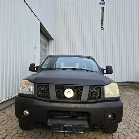 Nissan Titan 4X4 V8 GAS AT- LEDER 4 TÜR 5 SITZER AHK KL