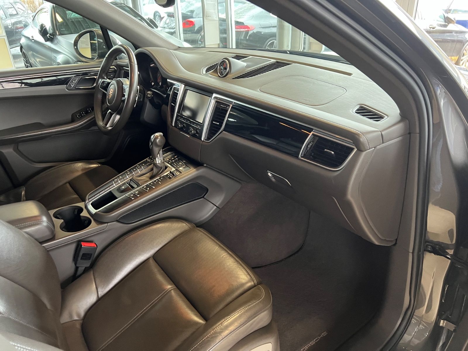 Fahrzeugabbildung Porsche Macan S *SITZBELÜFTUNG*PANORAMADACH*