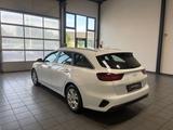 Kia Ceed 1.5 T-GDI Vision  Navi|Kamera|CarPlay|Shz - weiße Kia cee'd Sportswagon