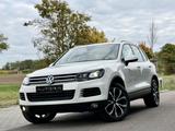 Volkswagen Touareg V6 TDI BMT |2.HAND|PANO|DLA| - Volkswagen Touareg aus 2011: V6 TDI