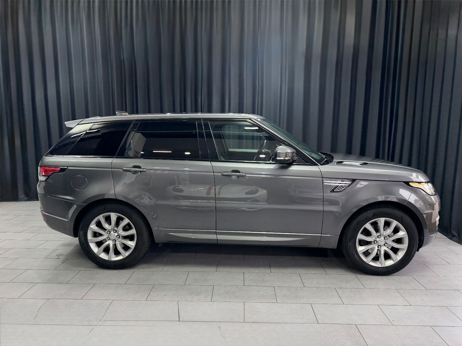 Fahrzeugabbildung Land Rover Range Rover Sport HSE|MERIDIAN|PANO|AHK|LUFT