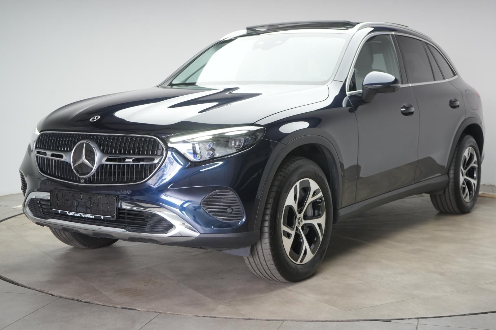 Mercedes-Benz GLC 300 de 4Matic 9G-Tronic Avantgarde Pano/360K imagem 3