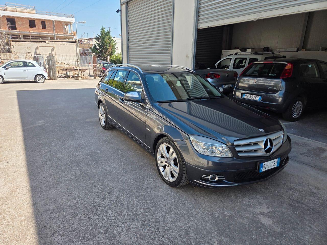 Mercedes-Benz C220 2010 — photo 7