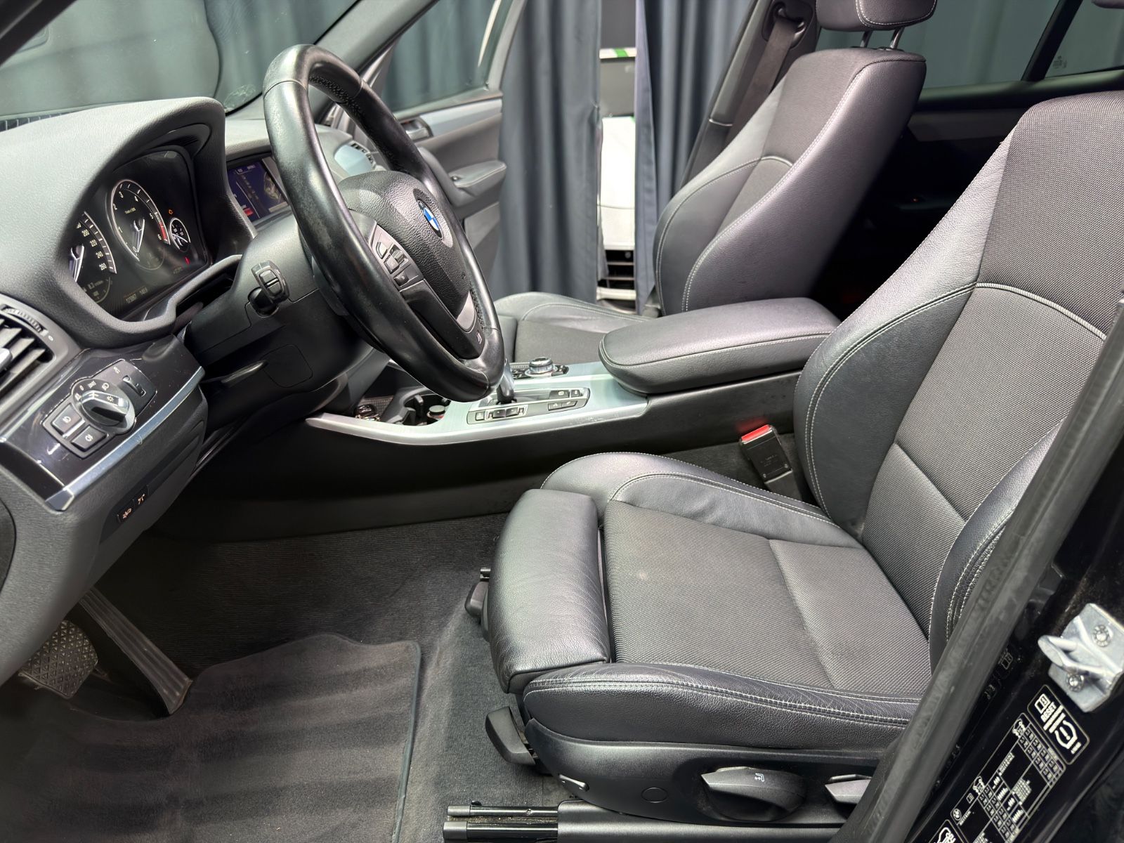 Fahrzeugabbildung BMW X3 xDrive 30 d|M-SPORTPAKET|NAVI|PANO|AHK|