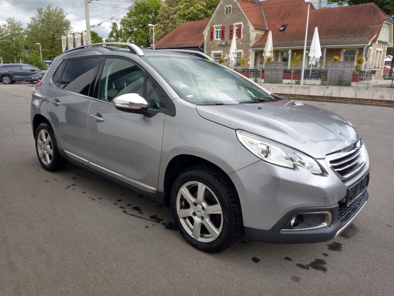 Peugeot 2008 1,2 Navi Sitzheizung Tempomat PDC Alu Klima