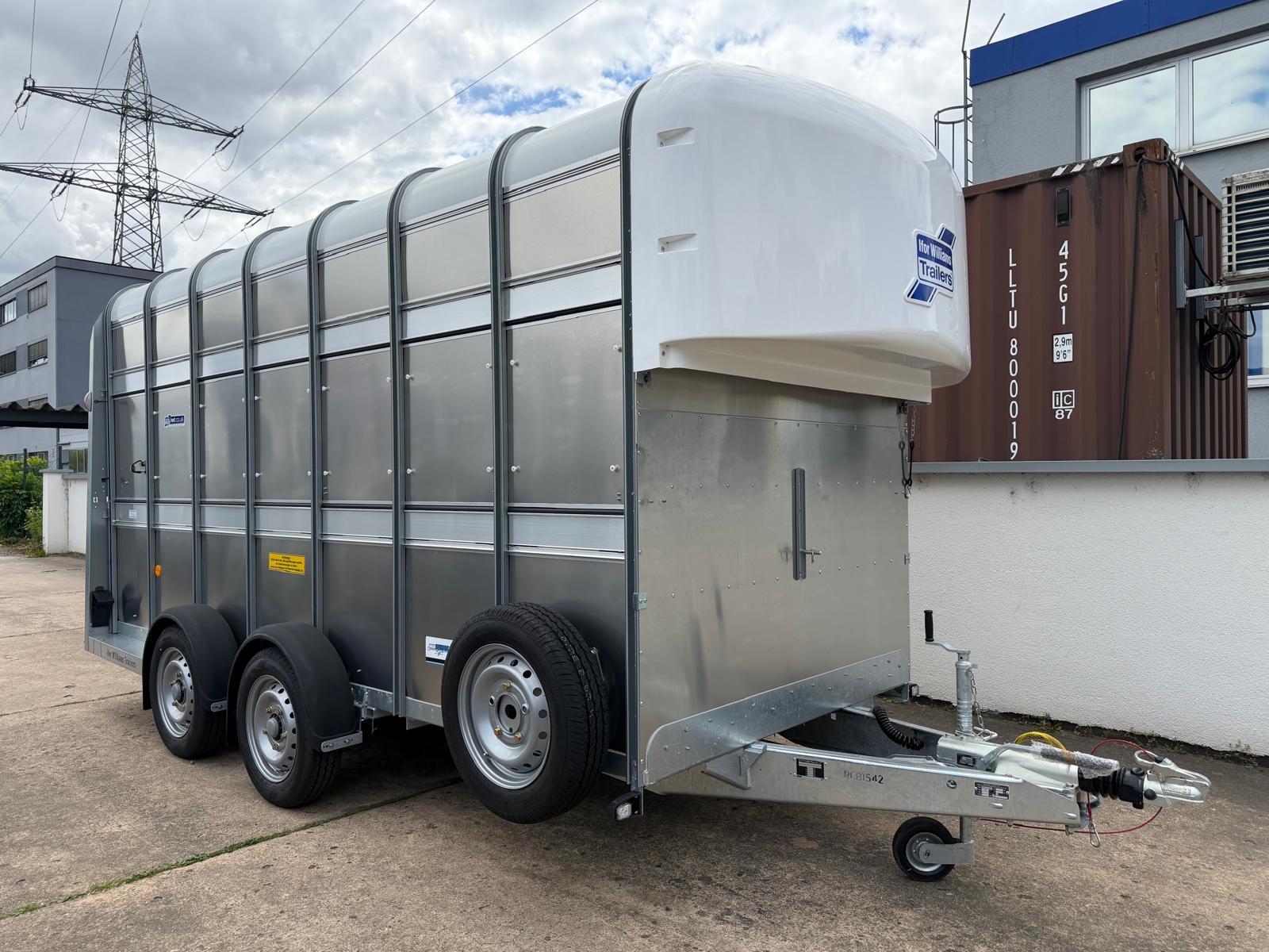 Ifor Williams TA510 14x7 Schafdeck+ 2 Deck + Vieh