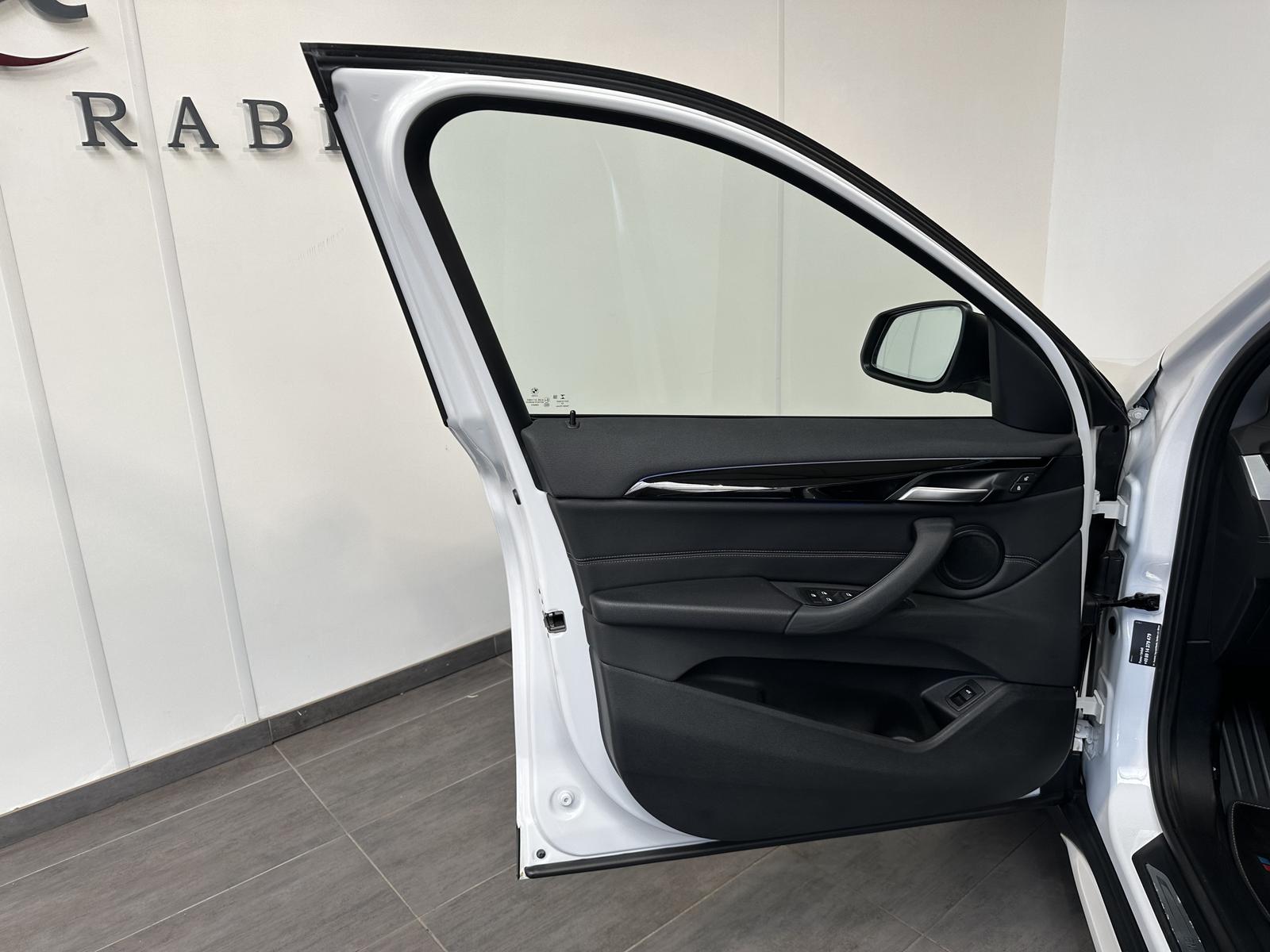 BMW X1 xDrive20d Sport-Line LED+SHZ+AHK+DAB+DA, миниатюра 9