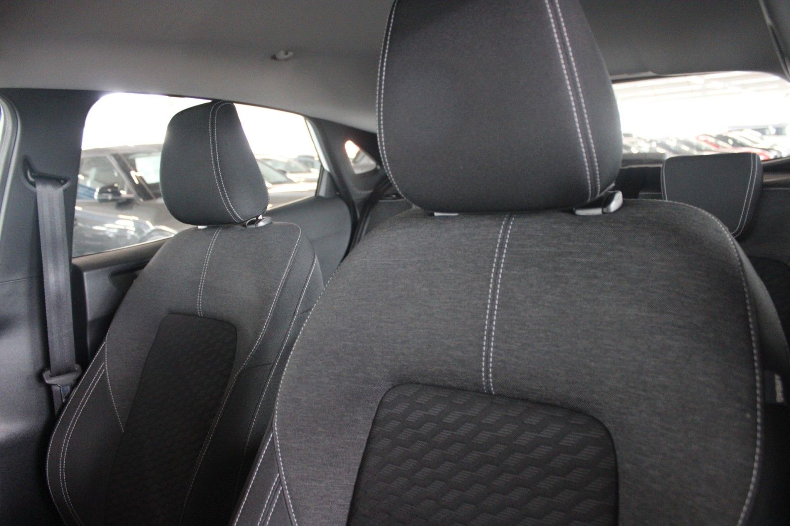 Fahrzeugabbildung Ford Puma MHEV Titanium LED Sicherheits + Winter Pak.