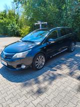 Toyota Avensis Combi 2,2-l-D-4D Automatik Executive... - Toyota Avensis mit Diesel-Antrieb: Kombi, Automatik, 2.2