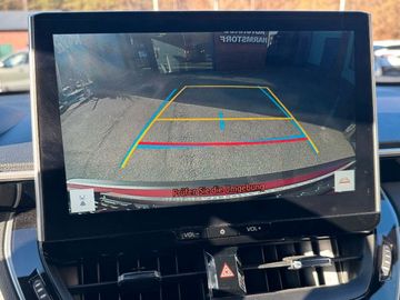 Toyota Corolla Cross AT*AHK*Navi*LED*8 fach bereift