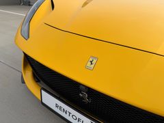 FERRARI 812 Superfast Carbon/Lift/Beifahrerdisplay