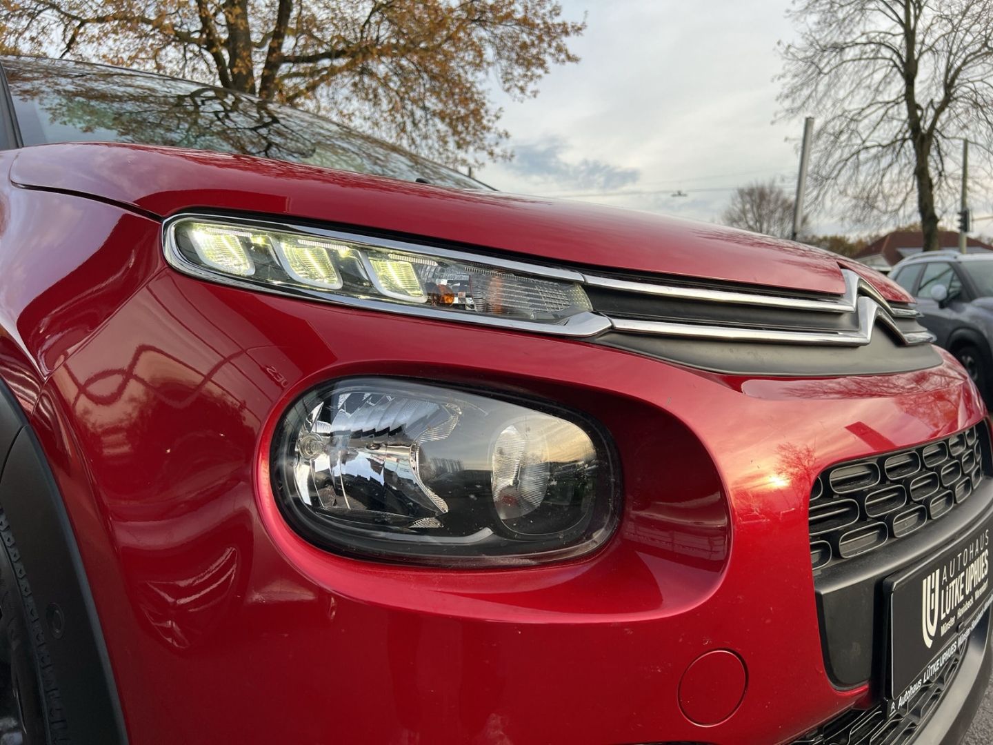 Fahrzeugabbildung Citroën C3 PT 110 S&S EAT6 Shine Pano. Navi LED CarPlay