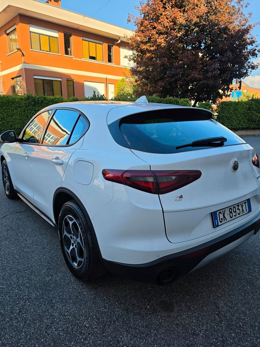 Alfa Romeo Stelvio 2.2 Turbodiesel 190 CV AT8 Q4 imagem 3
