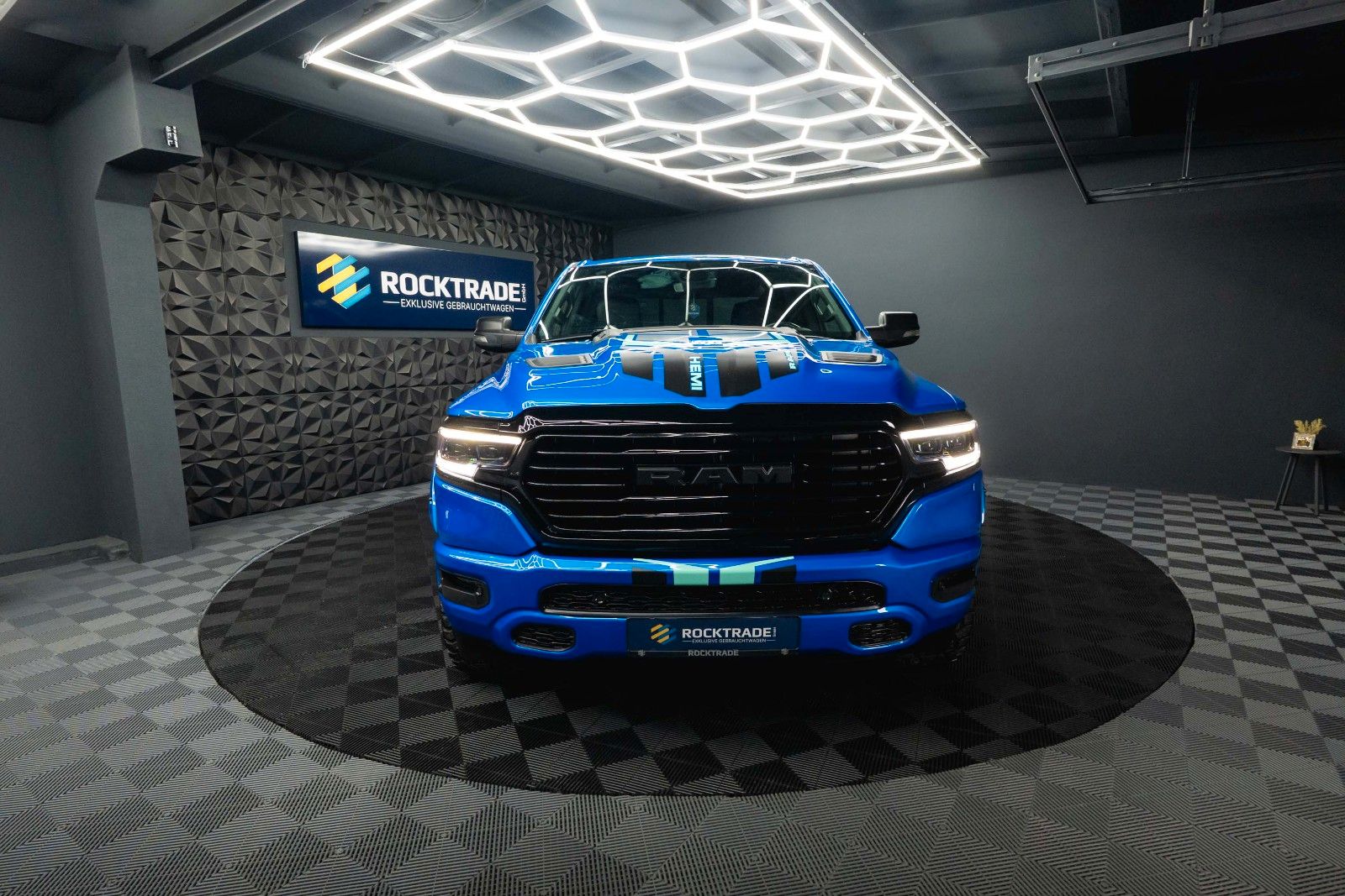 Fahrzeugabbildung Dodge RAM 5.7 V8 HEMI 4x4 LIMITED Blue Edition Offroad