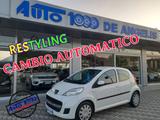 Peugeot 107 * RESTYLING* 1.0 5 PORTE 2Tronic CAM - gebrauchte Peugeot 107 aus dem Jahr 2012