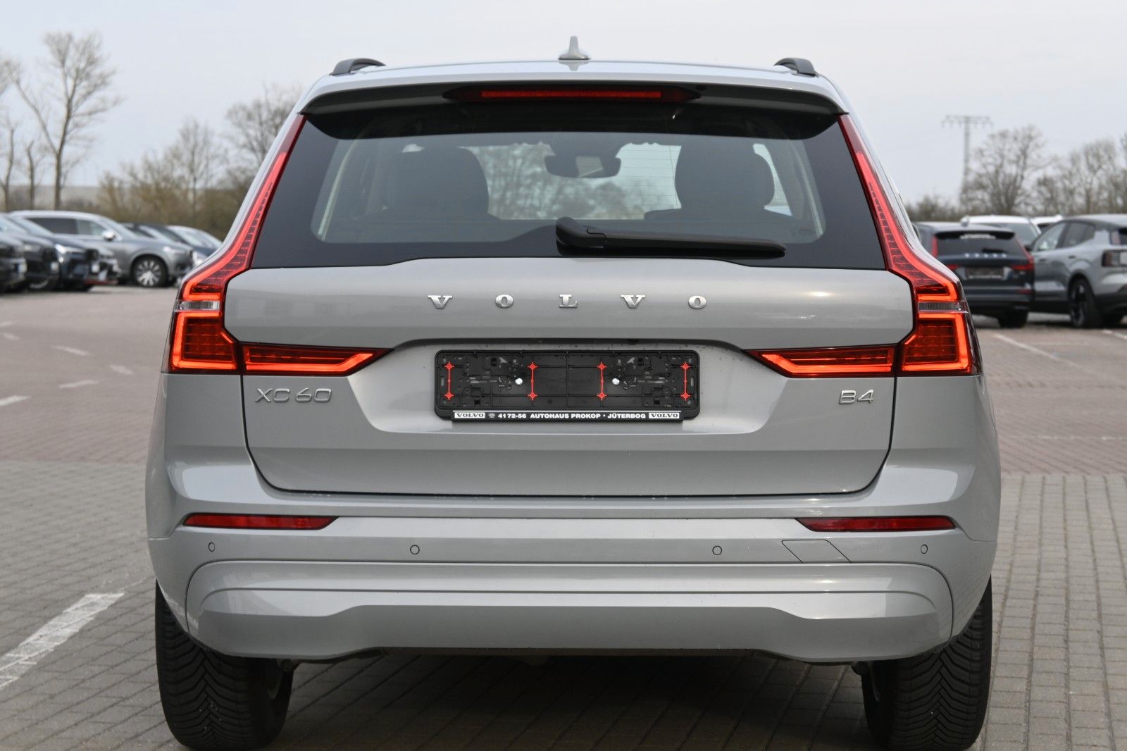 Fahrzeugabbildung Volvo XC60 B4 D FWD Core*RFK*el.Heckkl*GoogleMaps*AHK