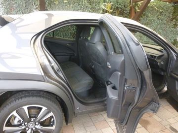 Lexus UX - 7