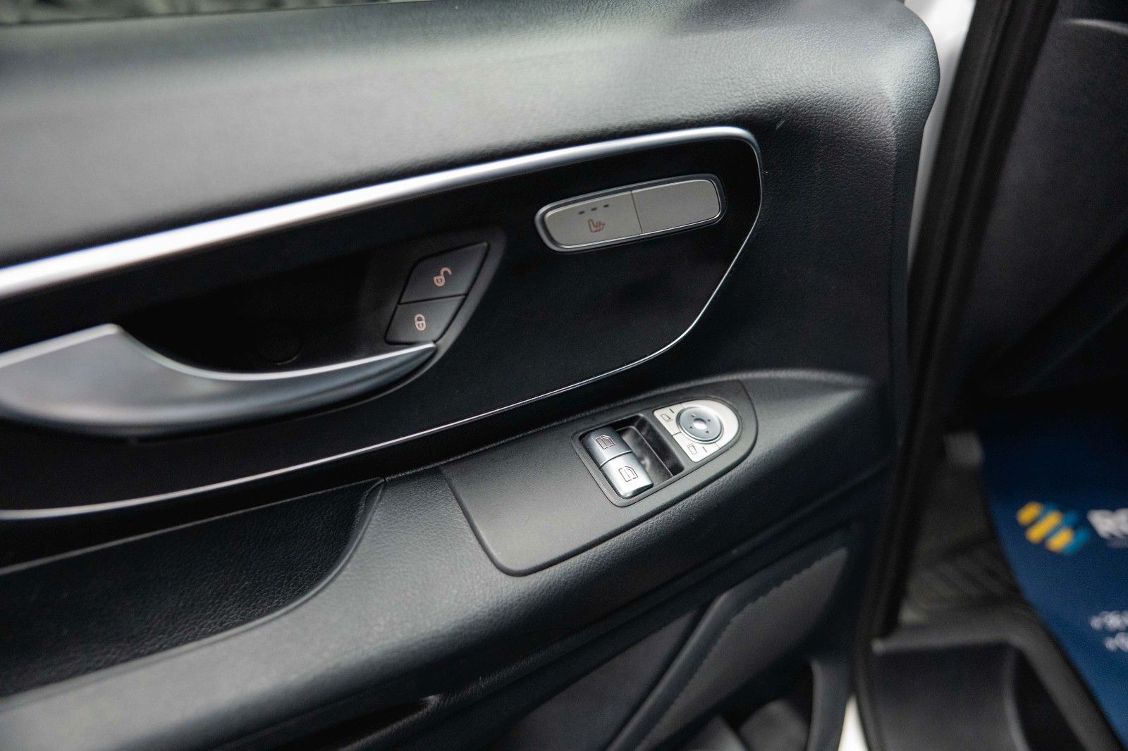 Fahrzeugabbildung Mercedes-Benz Vito Mixto 119 CDI 4MATIC kompakt *LED*Kamera*