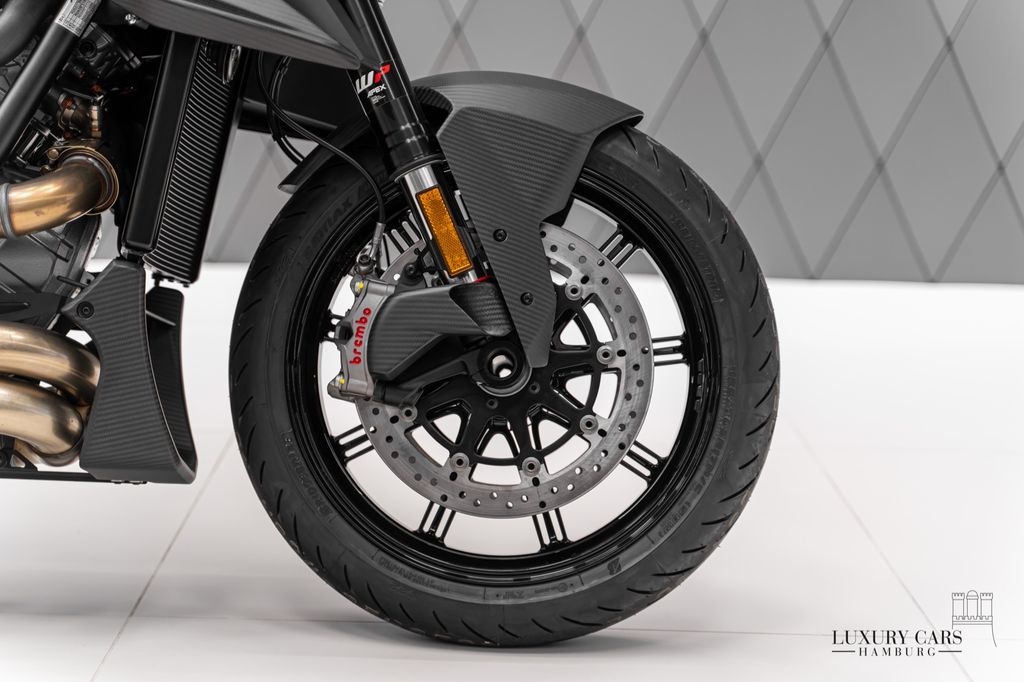 BRABUS 1300 R Edition 23 in STEALTH GRAY - Bild 7