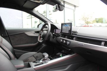 Fahrzeugabbildung Audi A4 Lim. 45 TFSI Quattro Edition One S Sportsitze