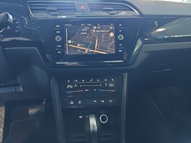 Fahrzeugabbildung Volkswagen Touran 1.5 TSI DSG Highline BLACK STYLE 7-SITZER