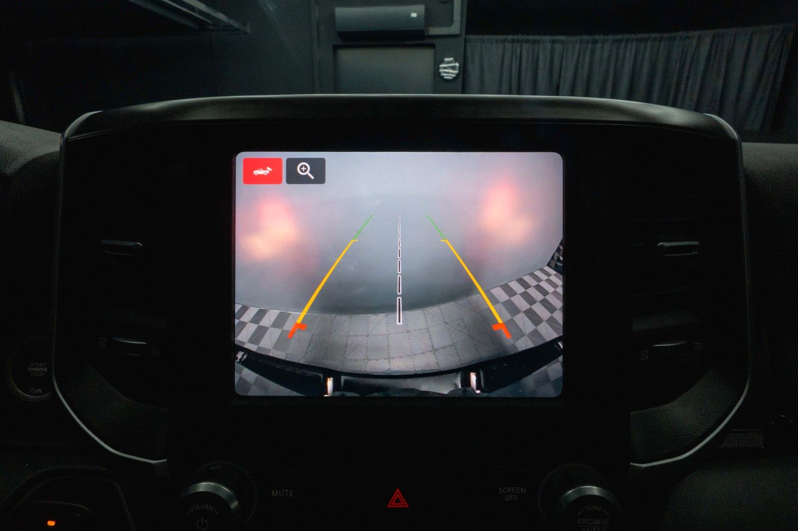 Fahrzeugabbildung Dodge RAM 5.7 V8 HEMI 4x4 BLACK EDITION Longbed 19%