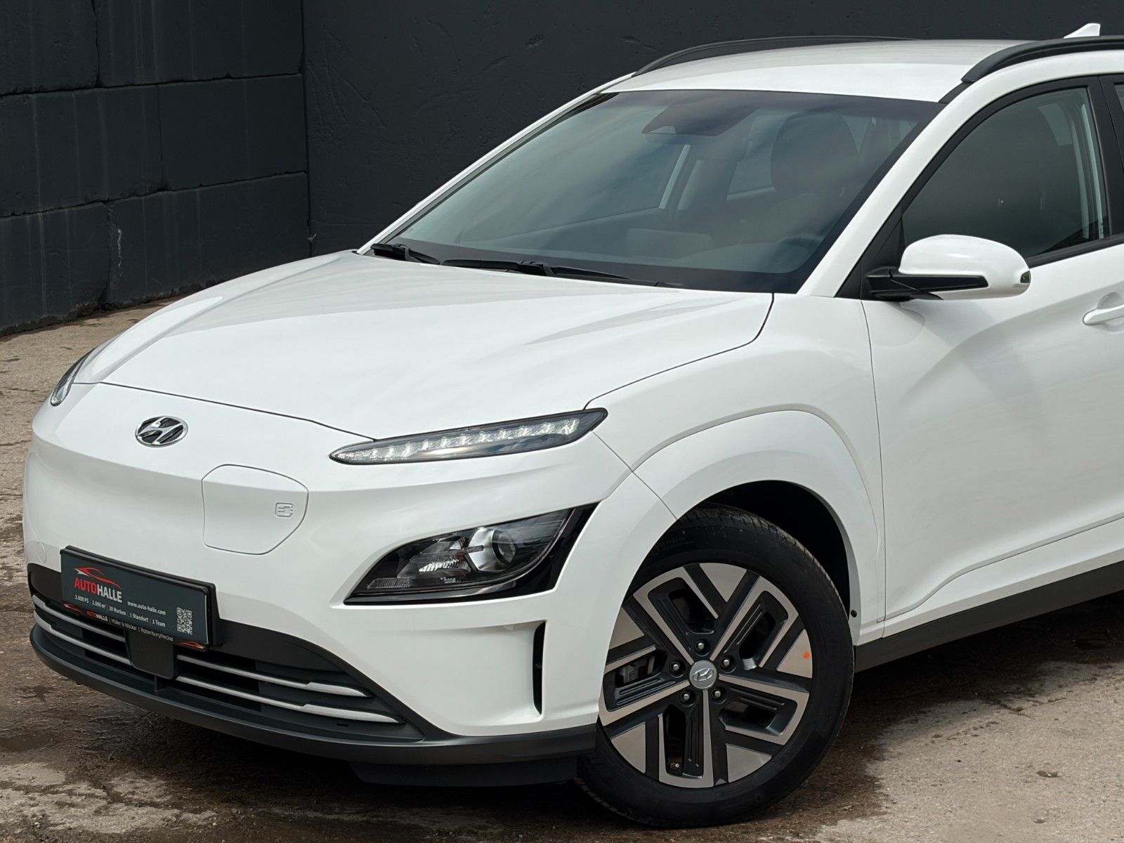 Fahrzeugabbildung Hyundai KONA E Select ACC PDC CAM SHZ LKAS CarPlay