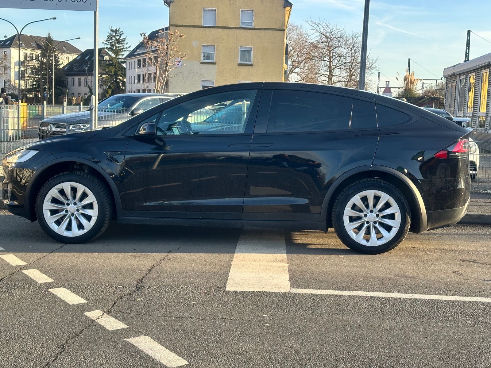 Fahrzeugabbildung Tesla MODEL X 90D PERFORMANCE+7SITZER+AHK
