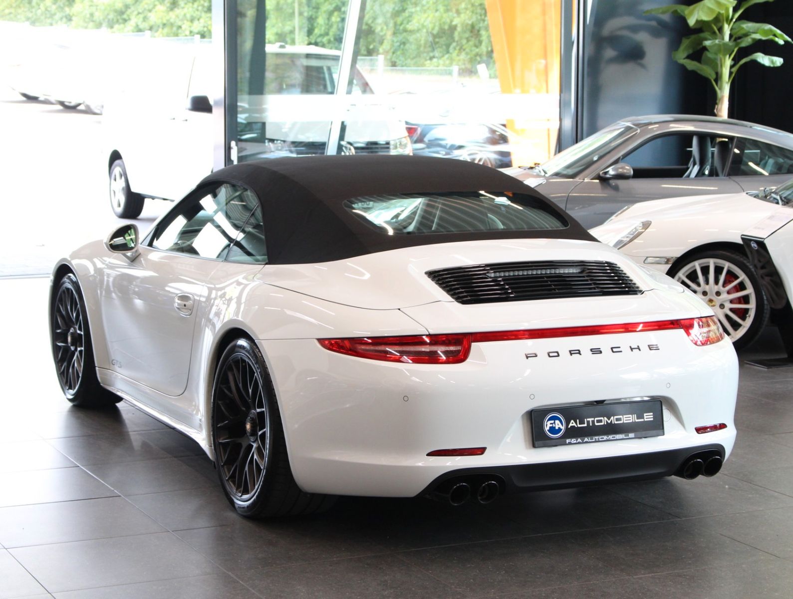 Fahrzeugabbildung Porsche 991 4 GTS Cabrio*Sport Chrono*Carbon*Burmester