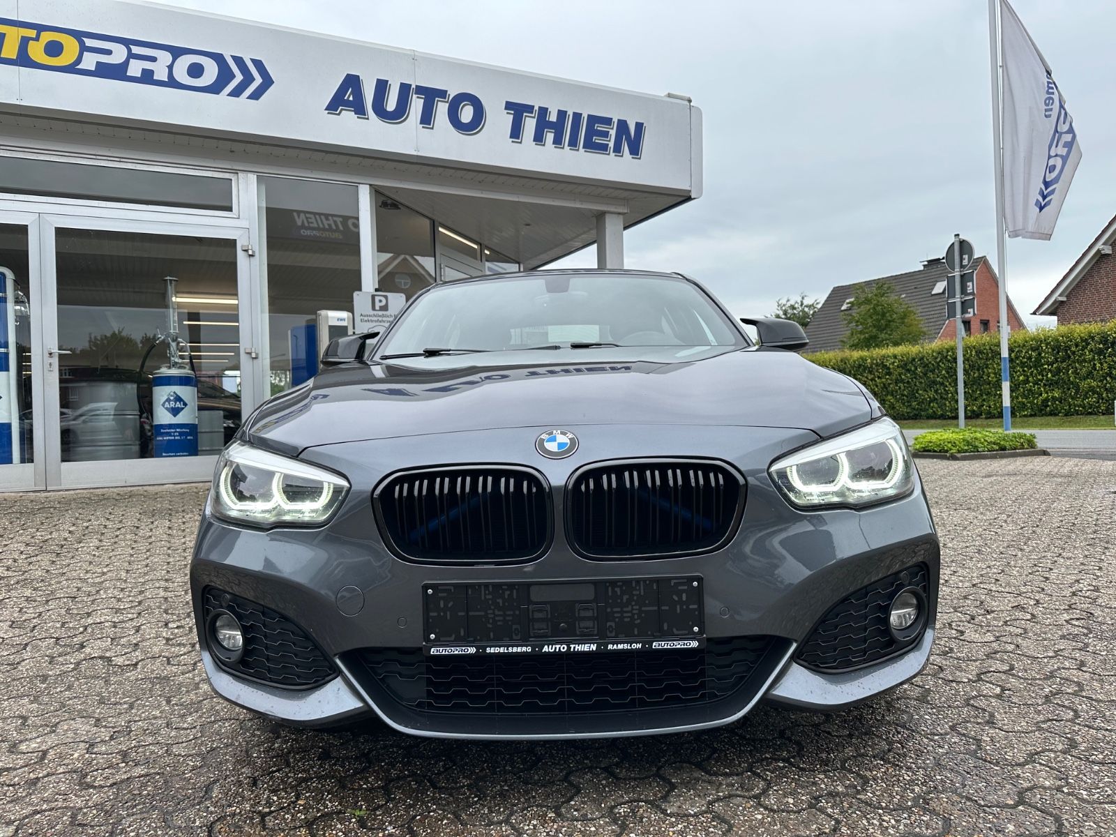 Fahrzeugabbildung BMW 125 i Edition M Sport Shadow LED/Navi/Leder/PDC