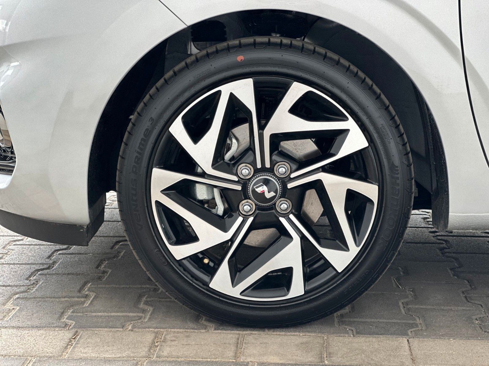 Fahrzeugabbildung Hyundai i10 N-line 1.0l 101PS SHZ/PDC!