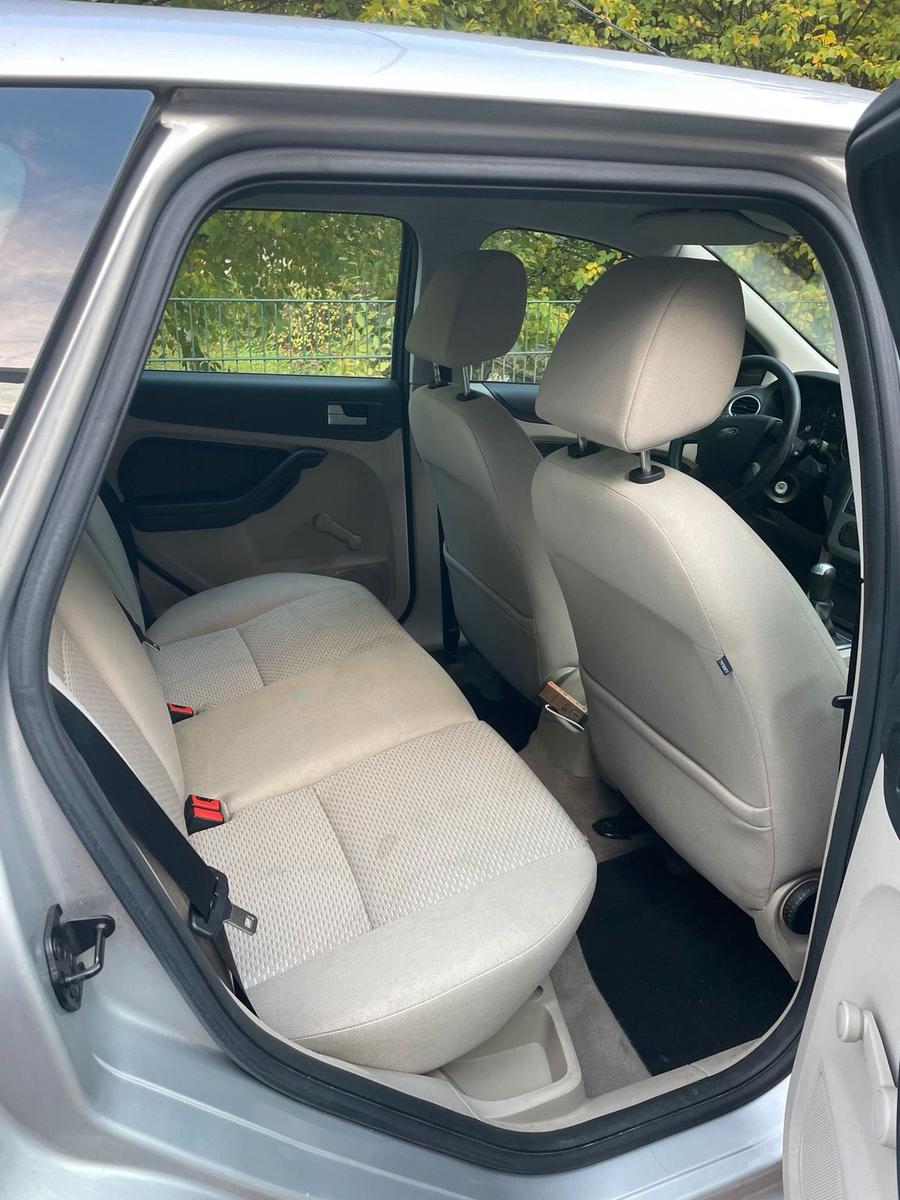 Ford Focus 2005 — photo 11