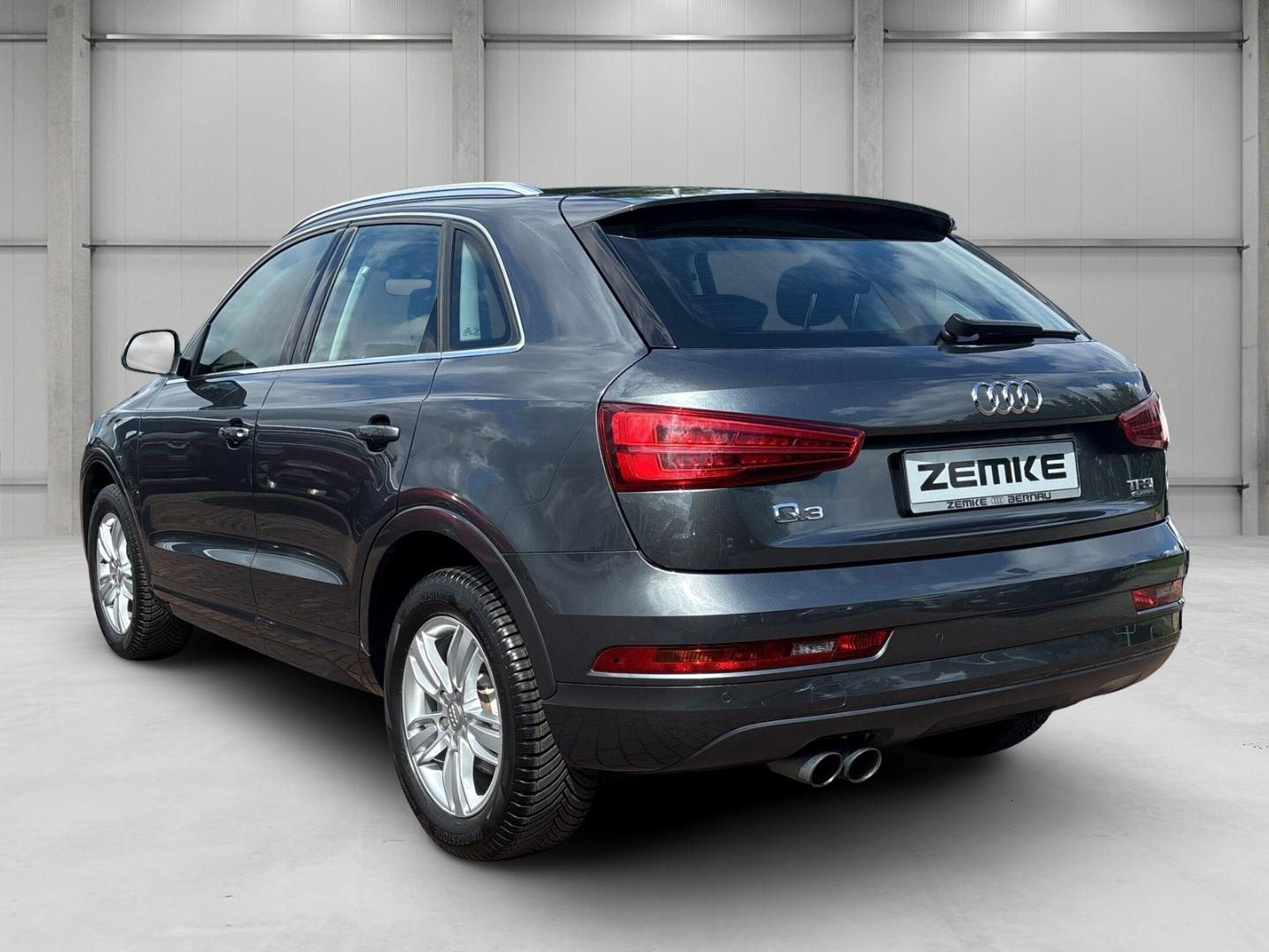Audi Q3 2.0 TFSI S-tronic quattro sport AHK-klappbar 