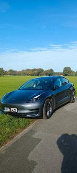 Tesla Model 3 Hinterradantrieb RWD RWD - Tesla Gebrauchtwagen in Bielefeld