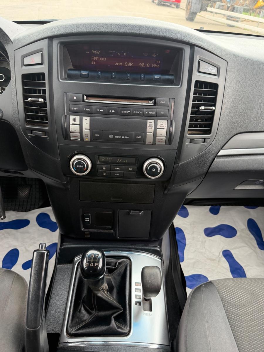 MITSUBISHI PAJERO 3.2 DI-D 160CH - INVITE - BVM - ATTELAGE - CT NEUF - HISTORIQUE ENTRETIEN COMPLET - 1ERE MAIN