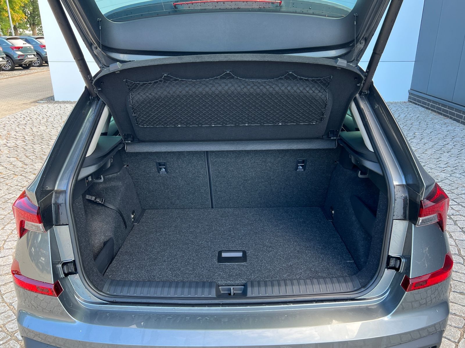 Fahrzeugabbildung SKODA Kamiq Tour 1.5 TSI DSG *BlackStyle, AHK, ACC, Ka