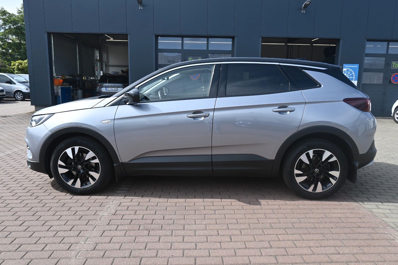 Fahrzeugabbildung Opel Grandland (X) 1.6 Turbo Autom. Ultimate*Pano*ACC