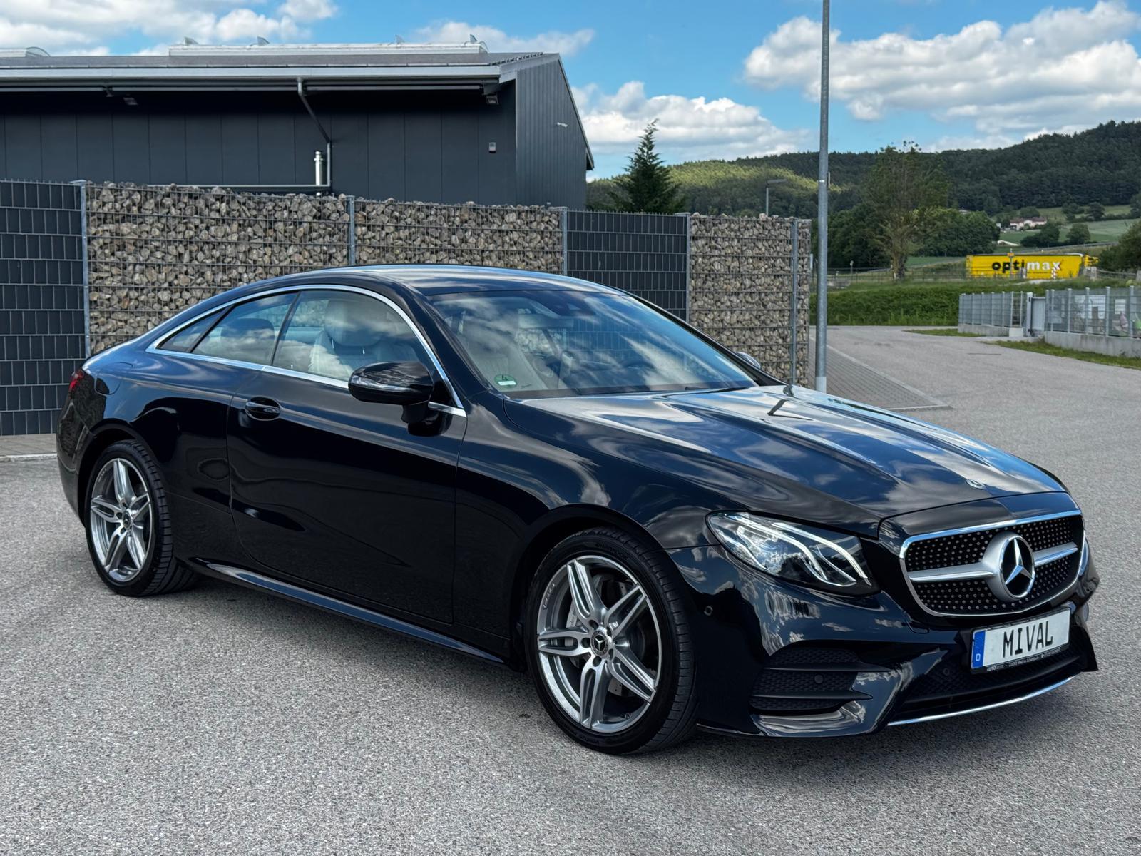 Mercedes-Benz E 300 Coupe AMG/LED/Widescreen/Garantie
