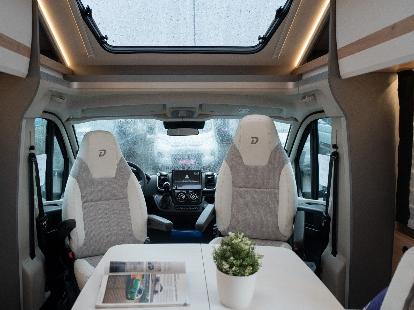 Fahrzeugabbildung Dethleffs Just Camp Active T 7052 DBL ACC-Paket/Automatik