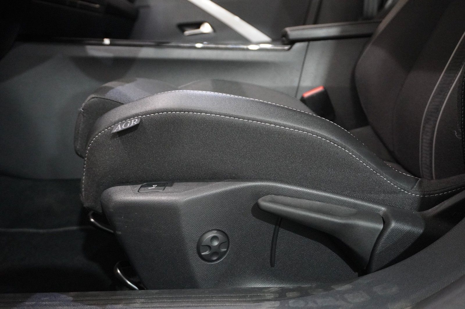 Fahrzeugabbildung Opel Astra L Lim. 1.6 HYBRID GS SPORT NAVI/360°/SPORT